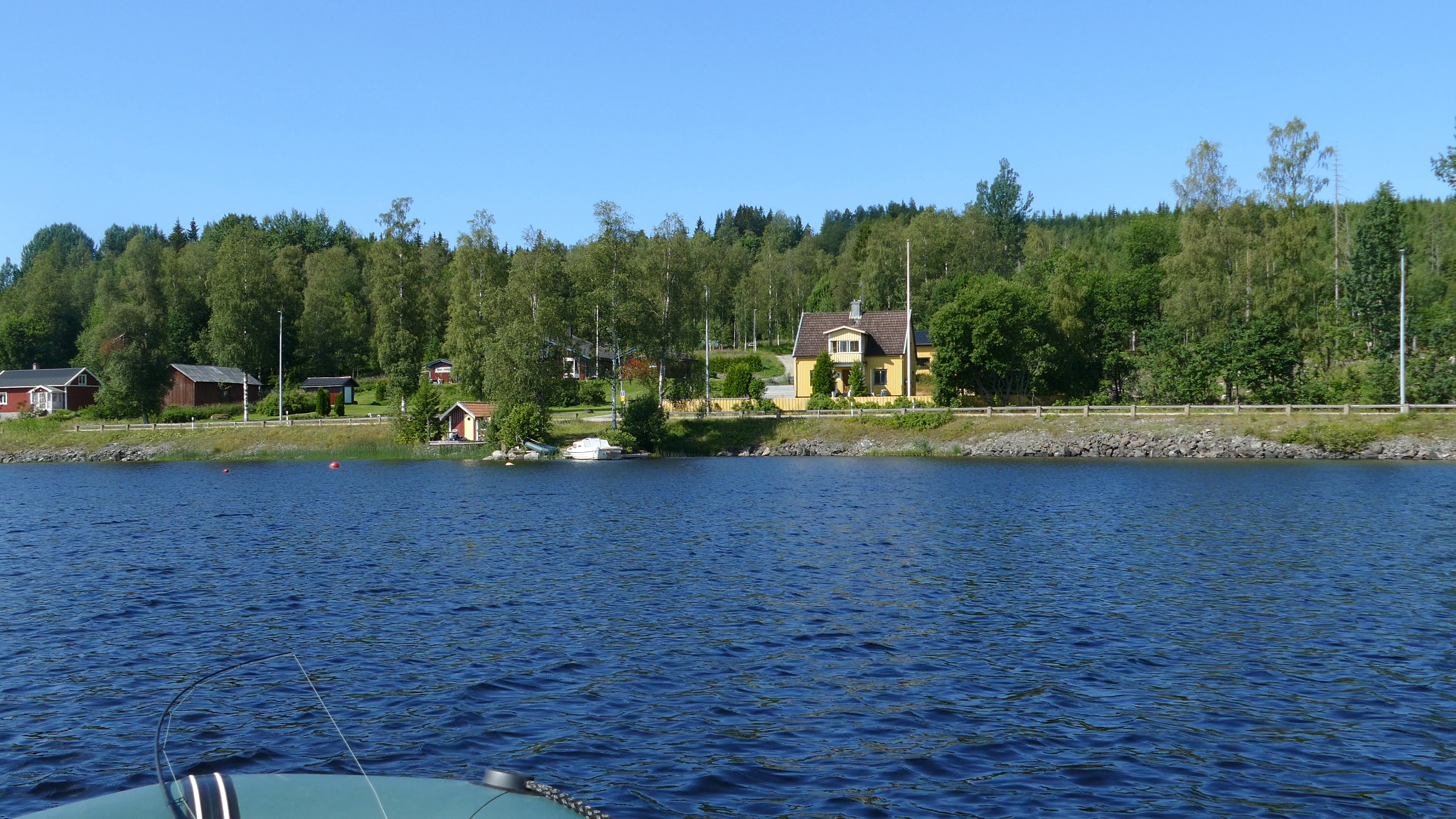 Дом у озера